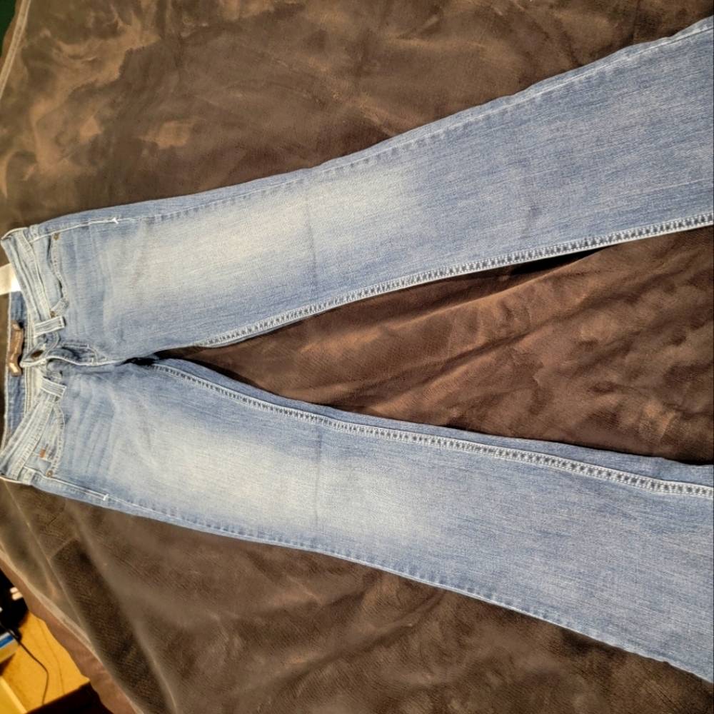Levis